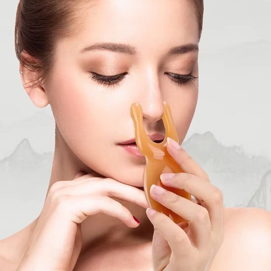gua sha jaune outil massage facial traditionnel chinois lifting naturel