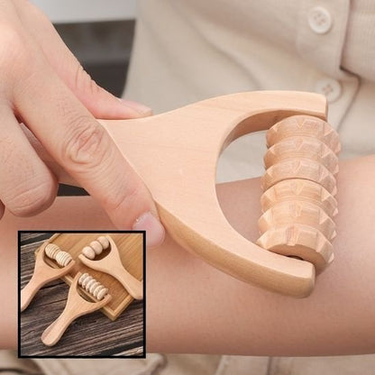 Maintenant, j'utilise un masseur en bois sur l'avant-bras.