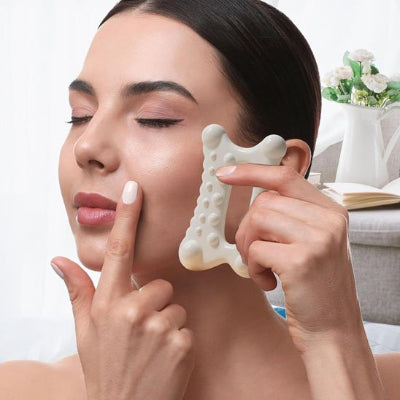 utilisation gua sha visage outil de massage sur joues antirides,